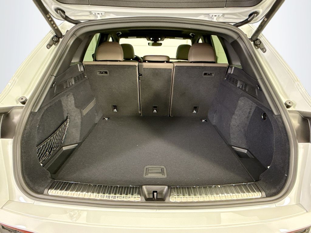 Thumbnail: 2025 Audi Q5 - 27