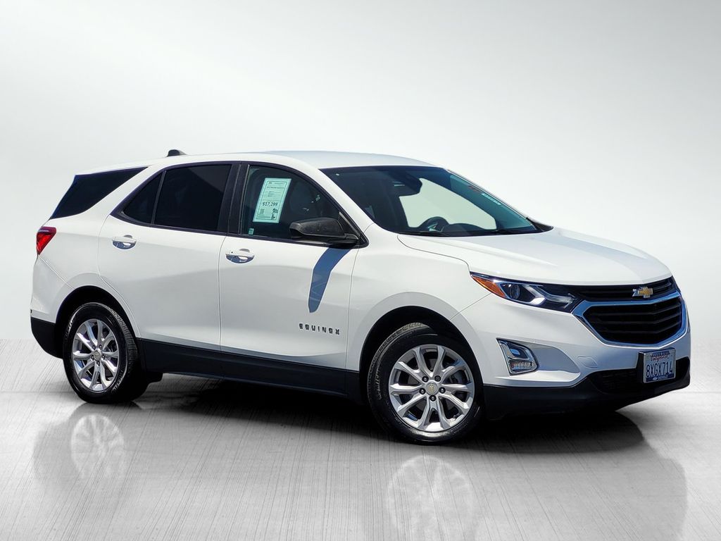 Summit White 2021 Chevrolet Equinox SUV / Crossover Front-Wheel Drive 6-Speed Automatic Overdrive