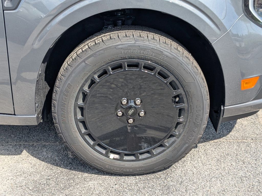 2025 Ford Maverick Lobo Standard