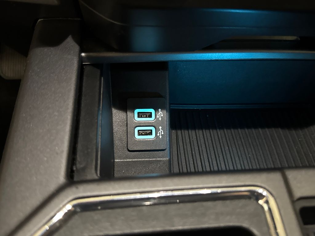 Certified Used 2018 Gold Ford XLT image 28
