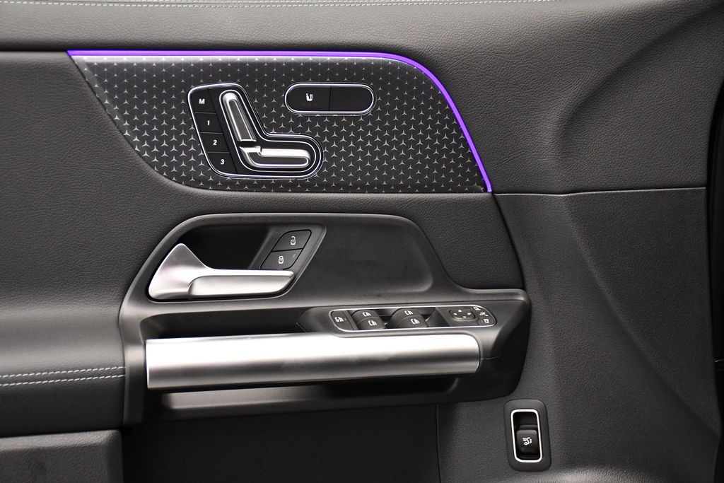 Thumbnail: 2025 Mercedes-Benz GLA - 31