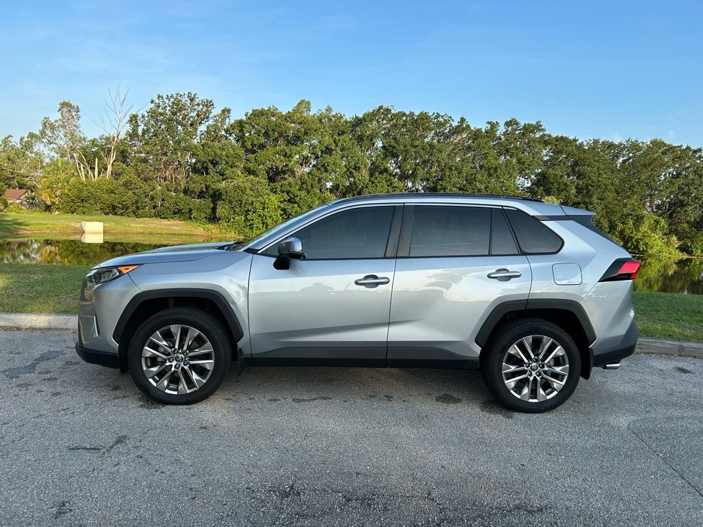 2021 Toyota RAV4 XLE Premium 2