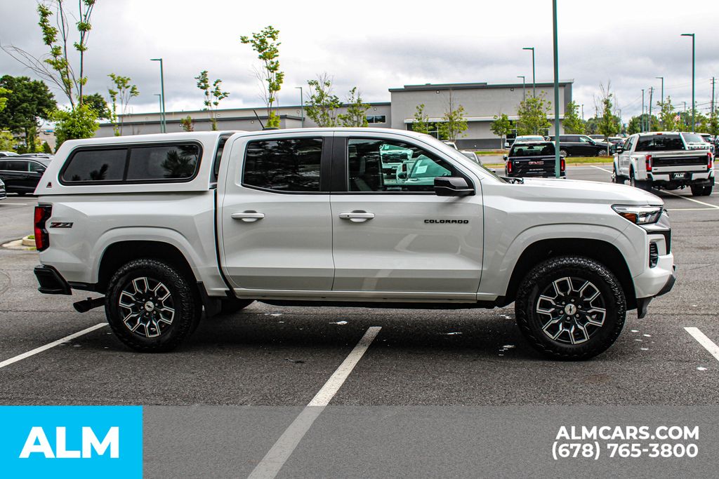 Used 2023 White Chevrolet Z71 image 9