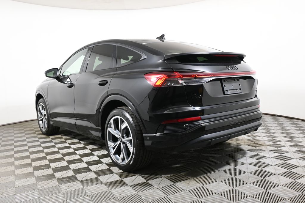 Thumbnail: 2023 Audi Q4 e-tron - 5