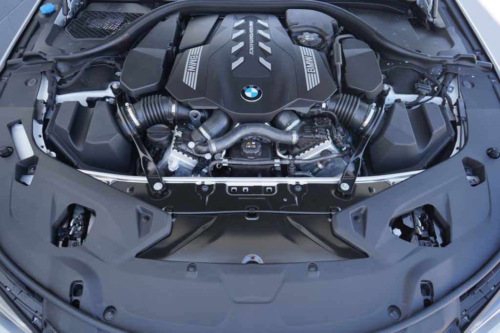 2025 BMW 8 Series M850i xDrive 22