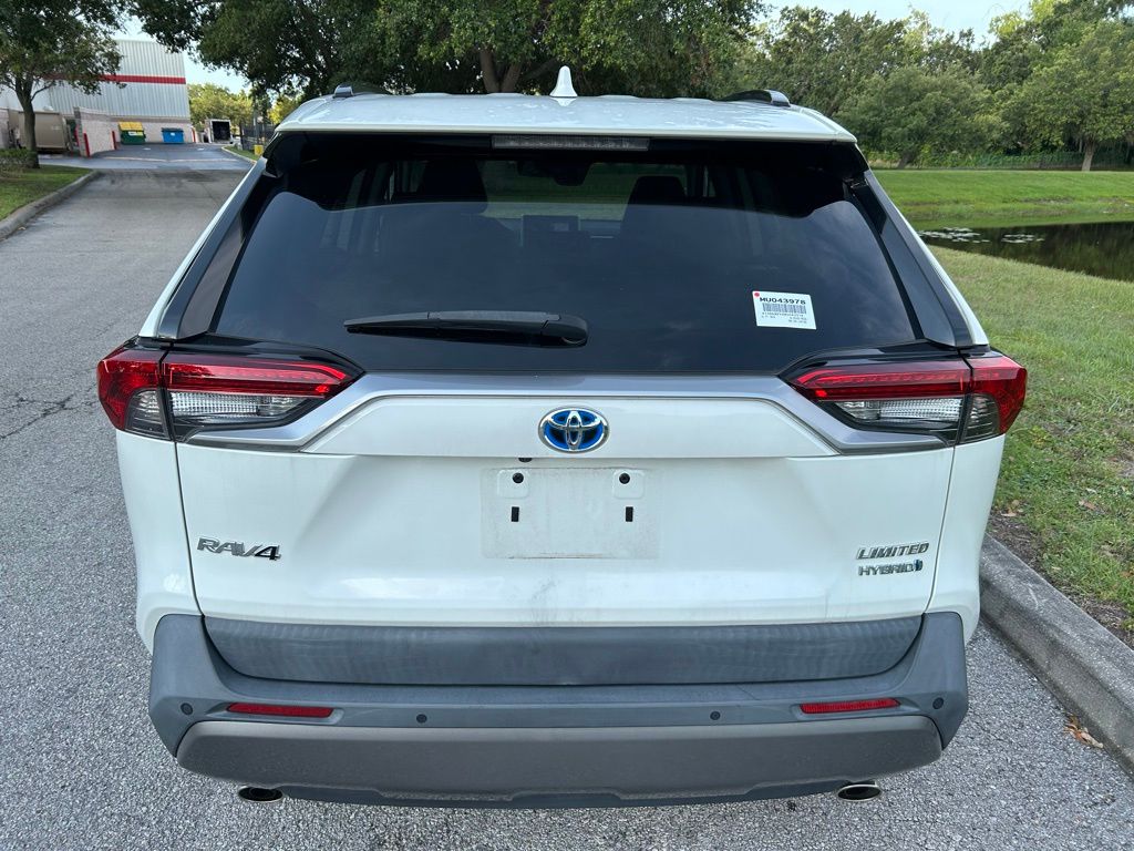 Thumbnail: 2021 Toyota RAV4 - 4