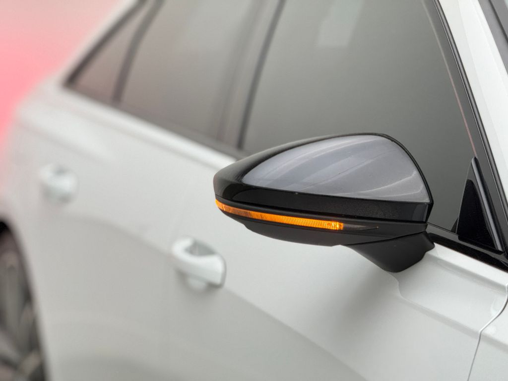 Thumbnail: 2020 Audi S6 - 3