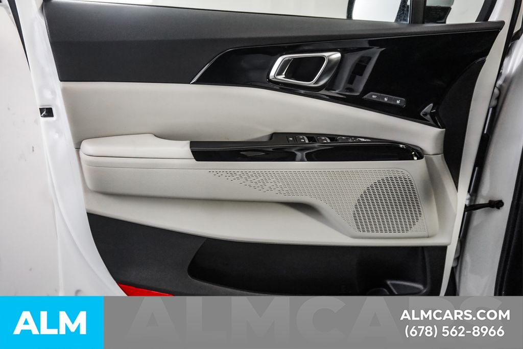 Used 2022 White Kia SX image 47