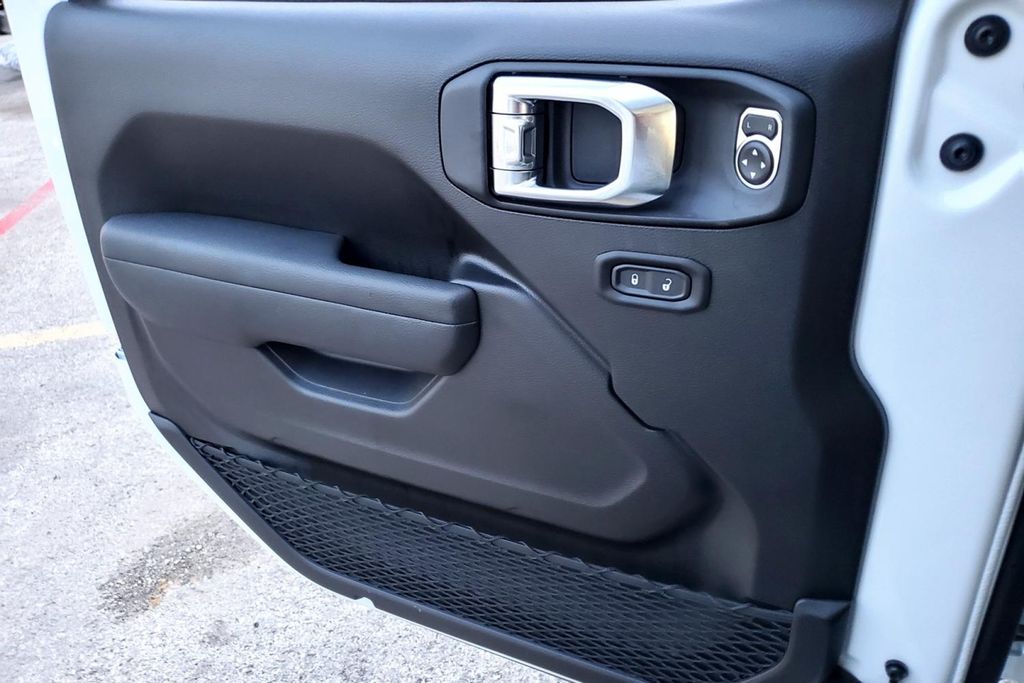 2025 Jeep Wrangler 4xe Willys 4XE - Photo 11