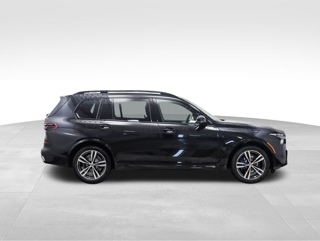 2025 BMW X7 M60i 6