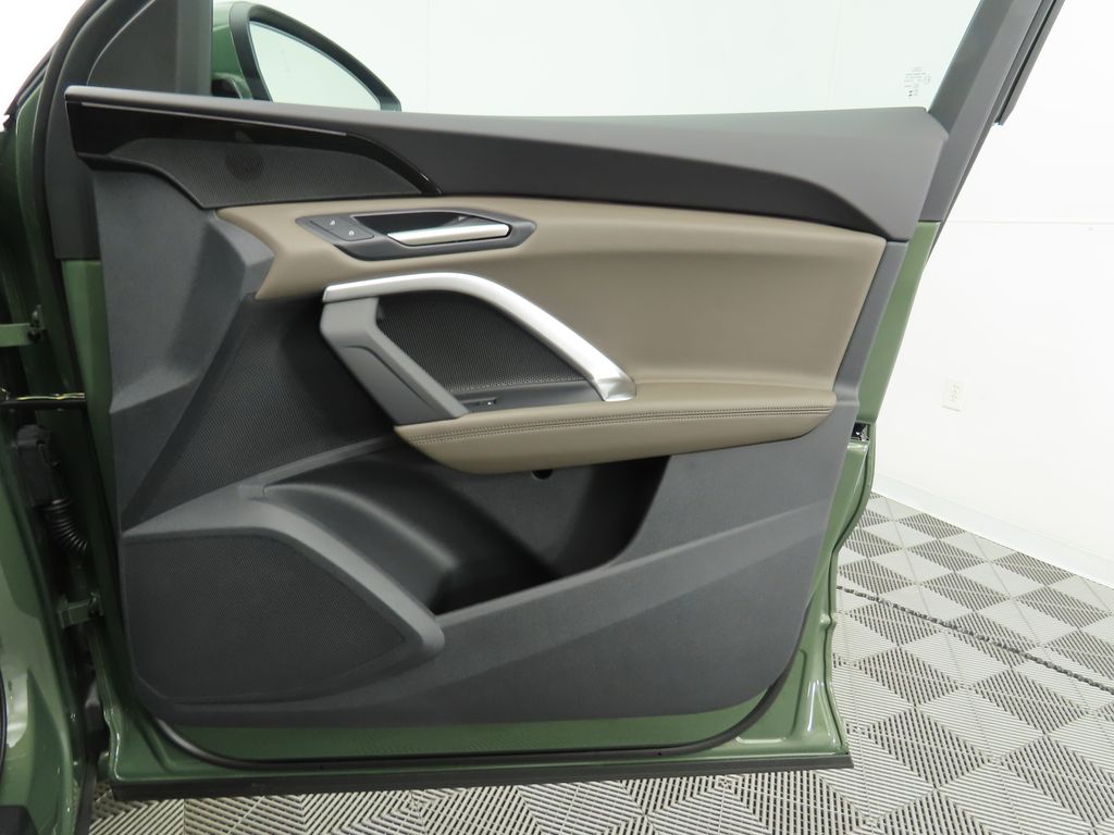 Thumbnail: 2025 Audi Q5 - 27