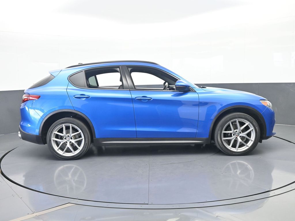 Used 2018 Misano Blue Metallic Alfa Romeo Ti image 7