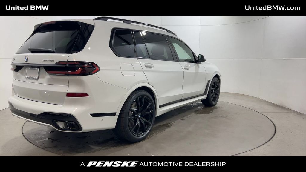Thumbnail: 2026 BMW X7 - 8