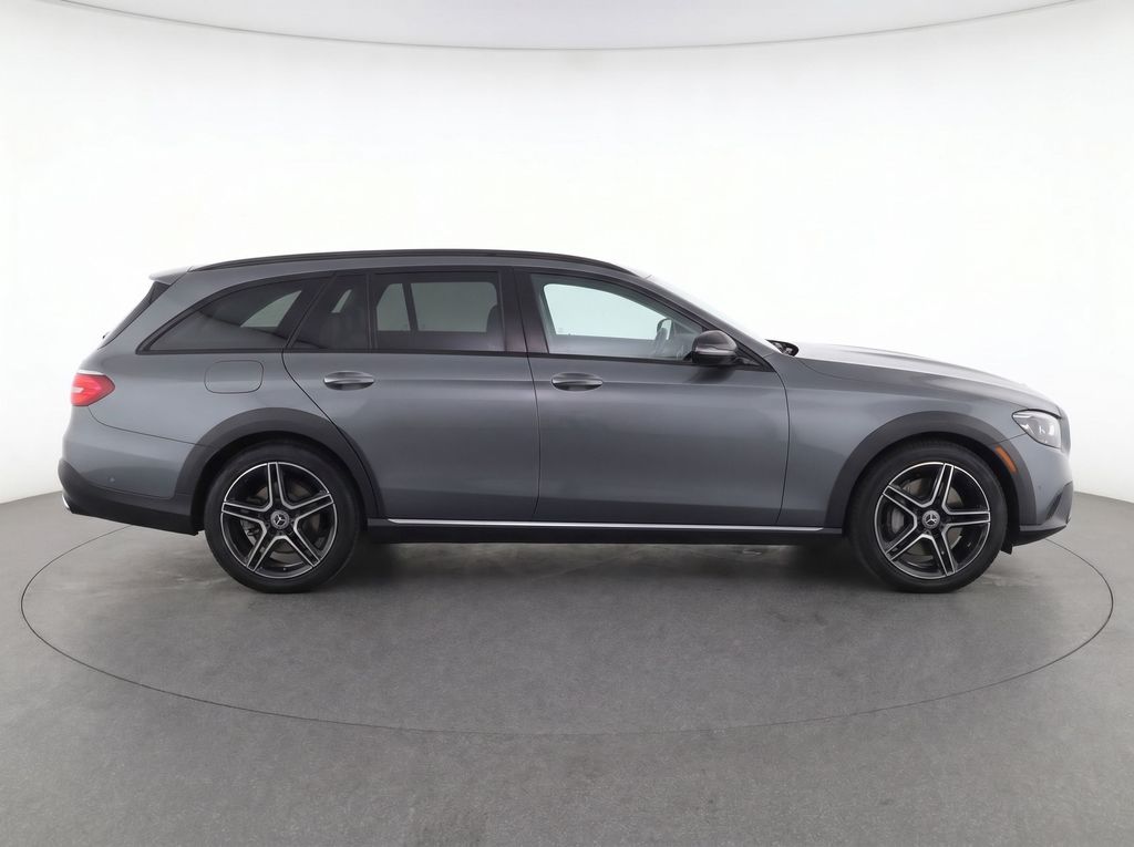 Thumbnail: 2022 Mercedes-Benz E-Class - 7