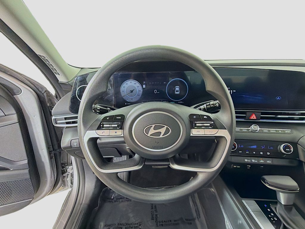 Used 2024 Silver Hyundai SEL image 31