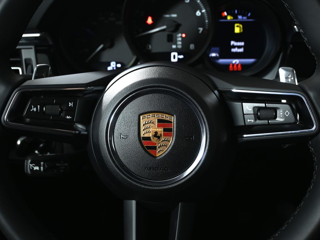 Thumbnail: 2026 Porsche Macan - 19