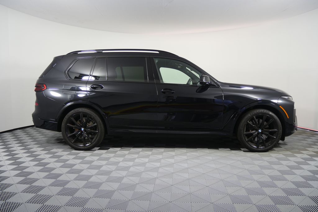 2025 BMW X7 xDrive40i 2