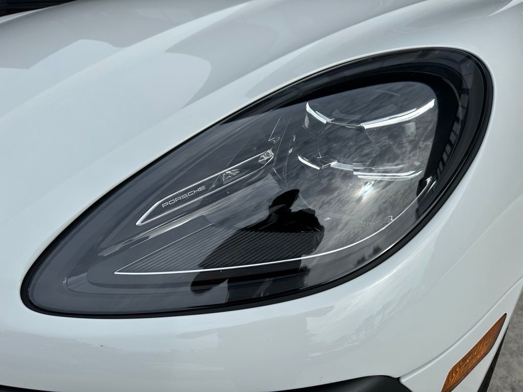Thumbnail: 2023 Porsche Macan - 13