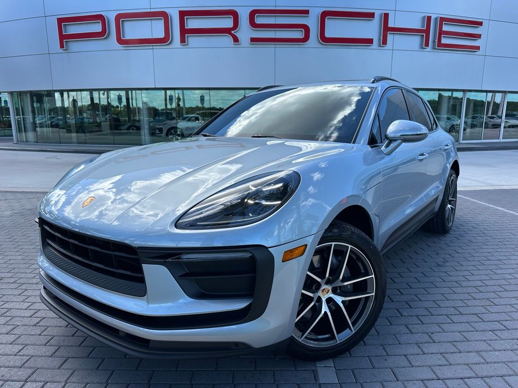 Thumbnail: 2022 Porsche Macan - 1
