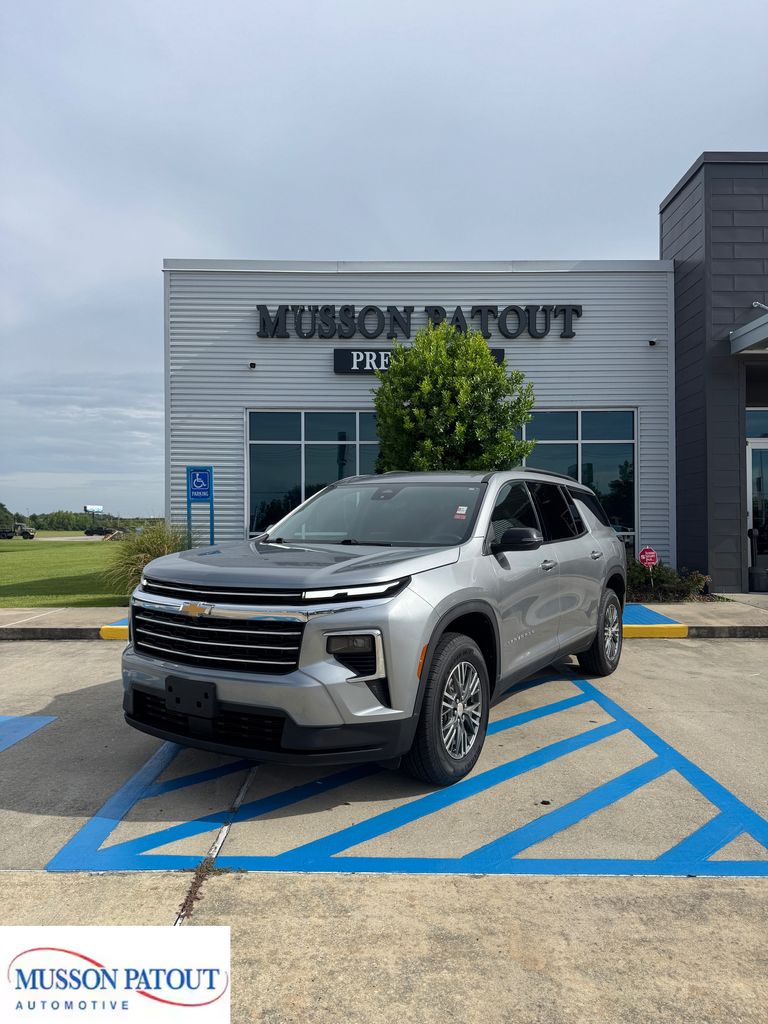 Sterling Gray Metallic 2025 Chevrolet Traverse SUV / Crossover Four-Wheel Drive 8-Speed Automatic