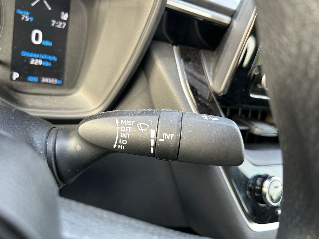 2022 Toyota Corolla LE 20