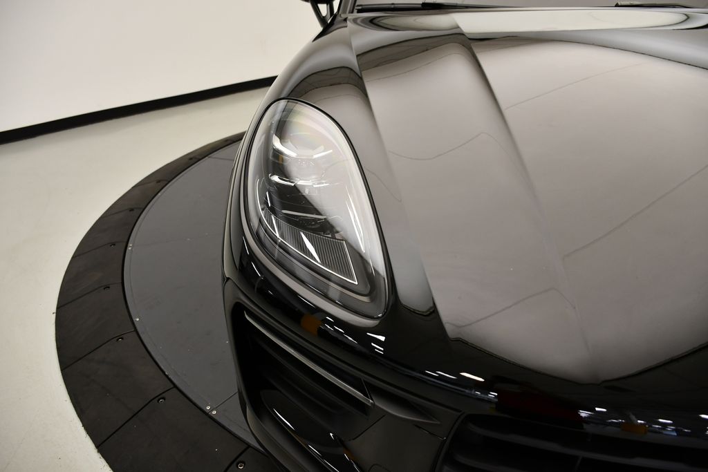 Thumbnail: 2025 Porsche Macan - 14