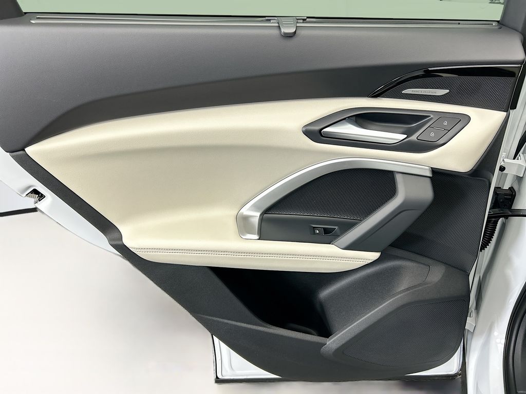 Thumbnail: 2025 Audi Q5 - 26