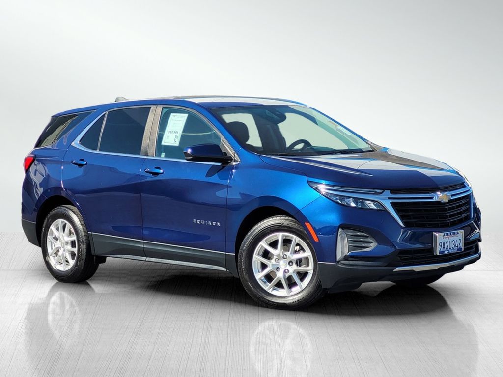 Blue 2022 Chevrolet Equinox SUV / Crossover Front-Wheel Drive 6-Speed Automatic Overdrive