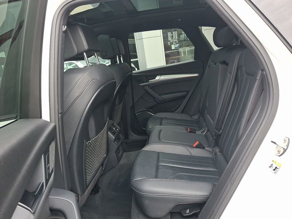 Thumbnail: 2020 Audi Q5 - 10