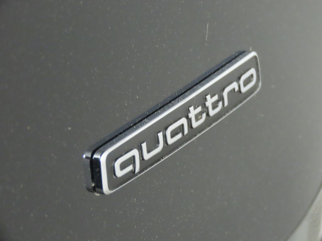 Thumbnail: 2026 Audi Q7 - 10