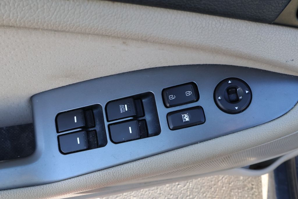 Thumbnail: 2015 Kia Optima - 15