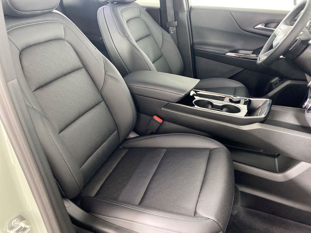 2026 Chevrolet Equinox LT photo