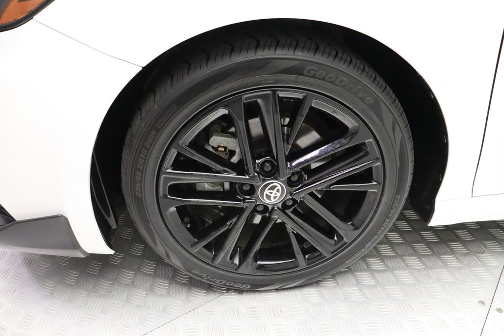 Thumbnail: 2025 Toyota Camry - 4