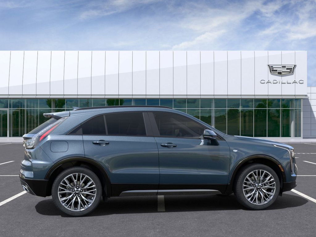 2024 Cadillac XT4 Sport 5