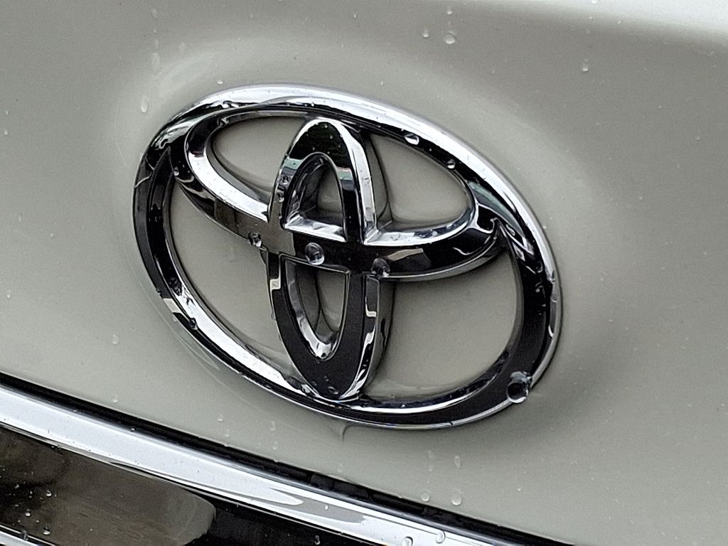 Thumbnail: 2015 Toyota Avalon - 30