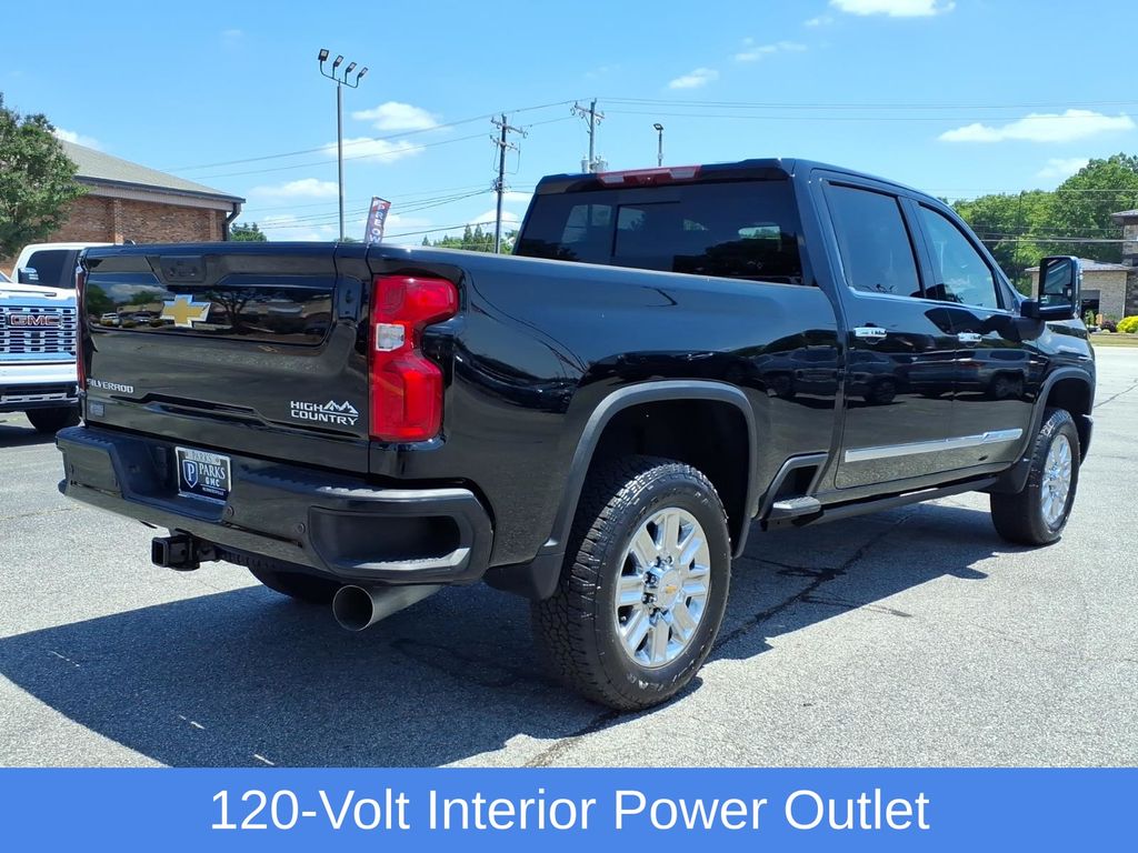 Used 2024 Black Chevrolet High Country image 34