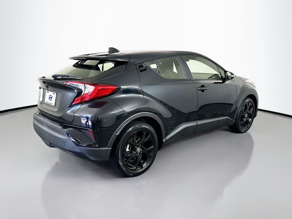 Thumbnail: 2022 Toyota C-HR - 5