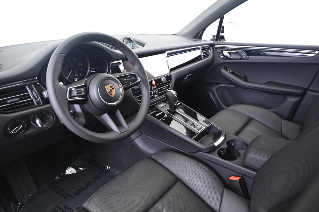 Thumbnail: 2026 Porsche Macan - 28