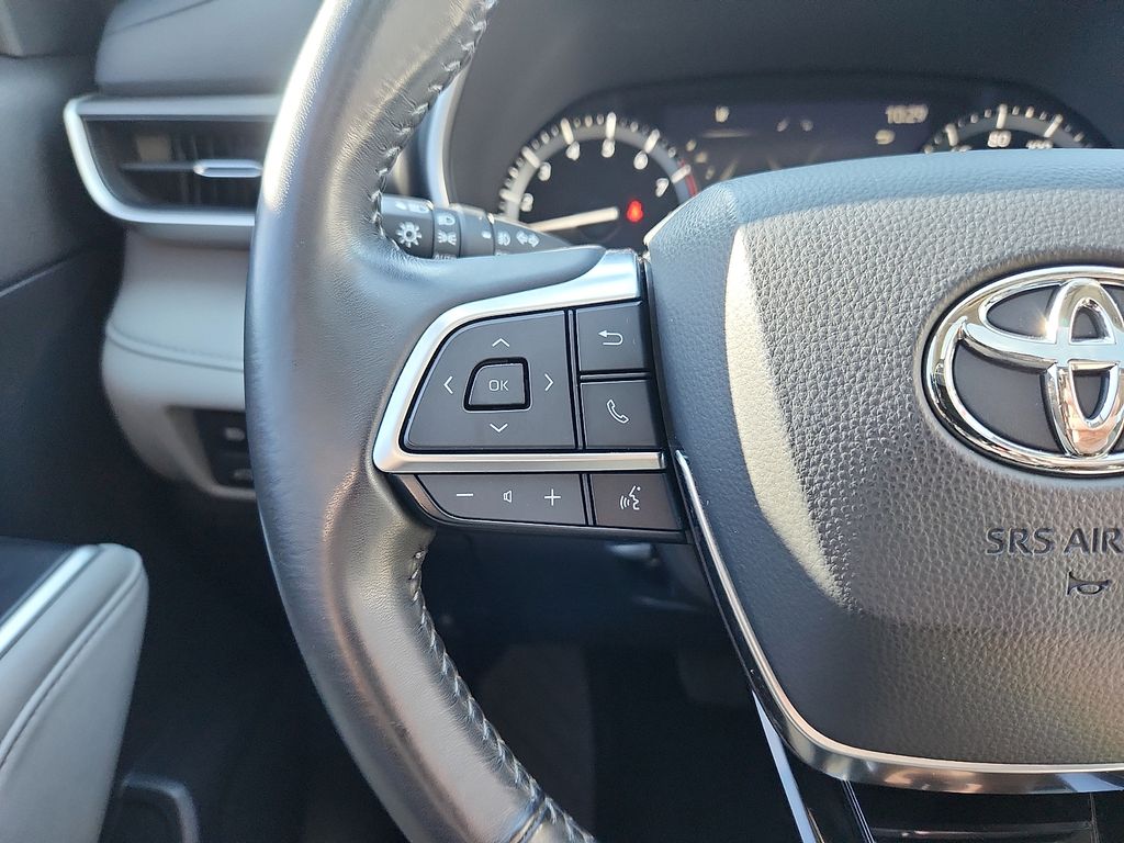 Thumbnail: 2021 Toyota Highlander - 23