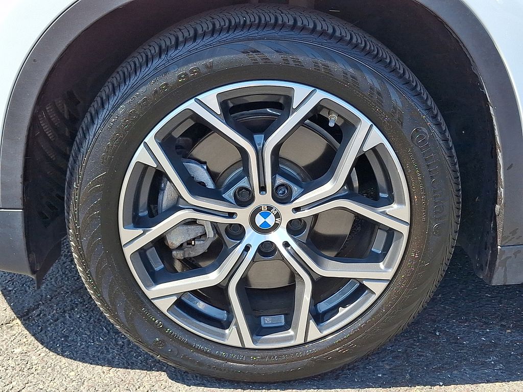 Thumbnail: 2021 BMW X1 - 8