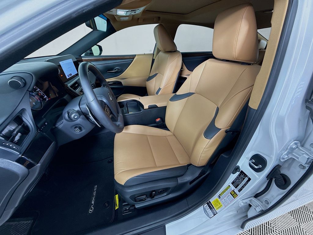 Thumbnail: 2024 Lexus ES - 22