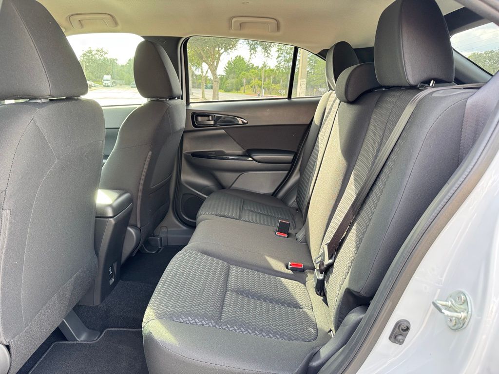 2025 Mitsubishi Eclipse Cross LE photo 13