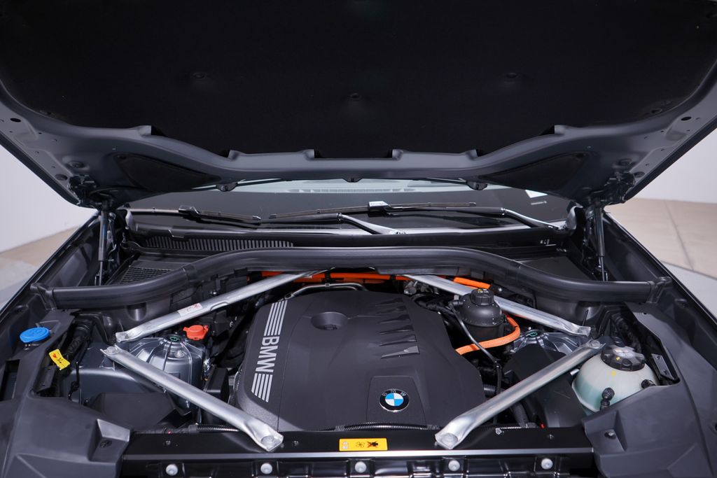 Thumbnail: 2026 BMW X5 - 14