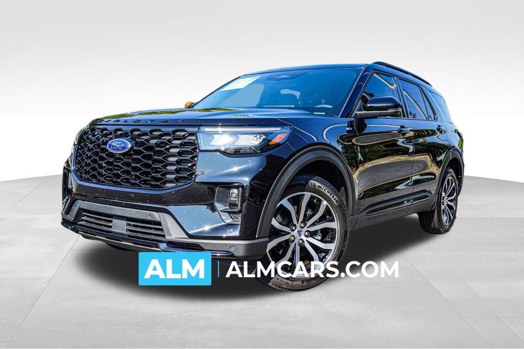 2025 Ford Explorer ST-LINE's photo