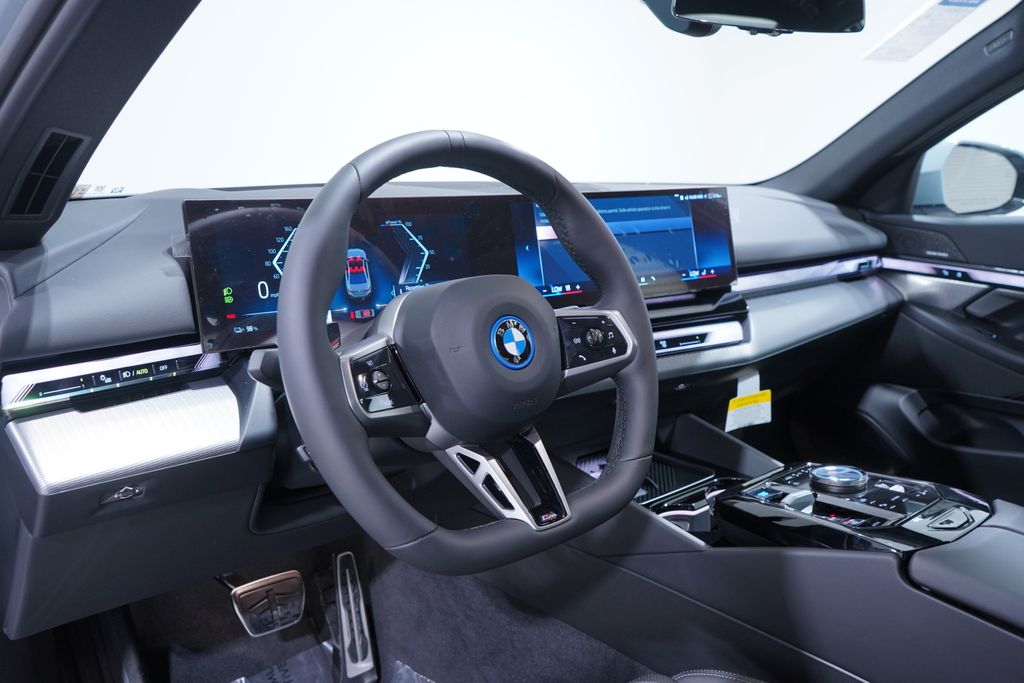 2025 BMW i5 eDrive40 6