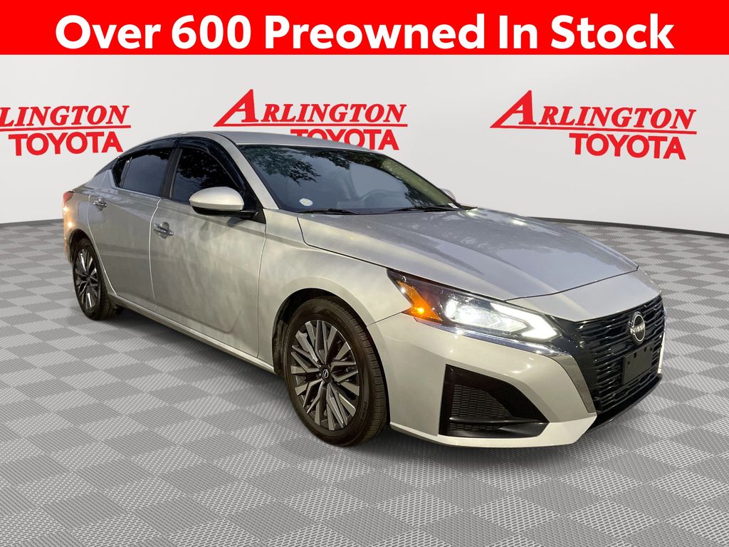 2023 Nissan Altima SV