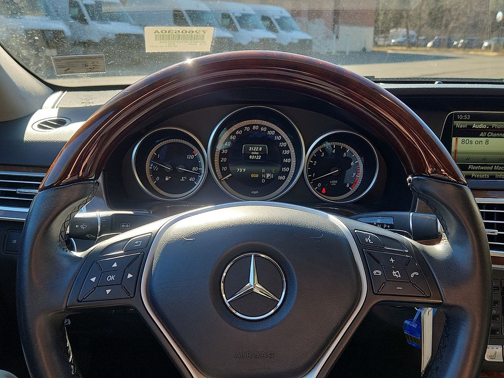 Thumbnail: 2014 Mercedes-Benz E-Class - 21