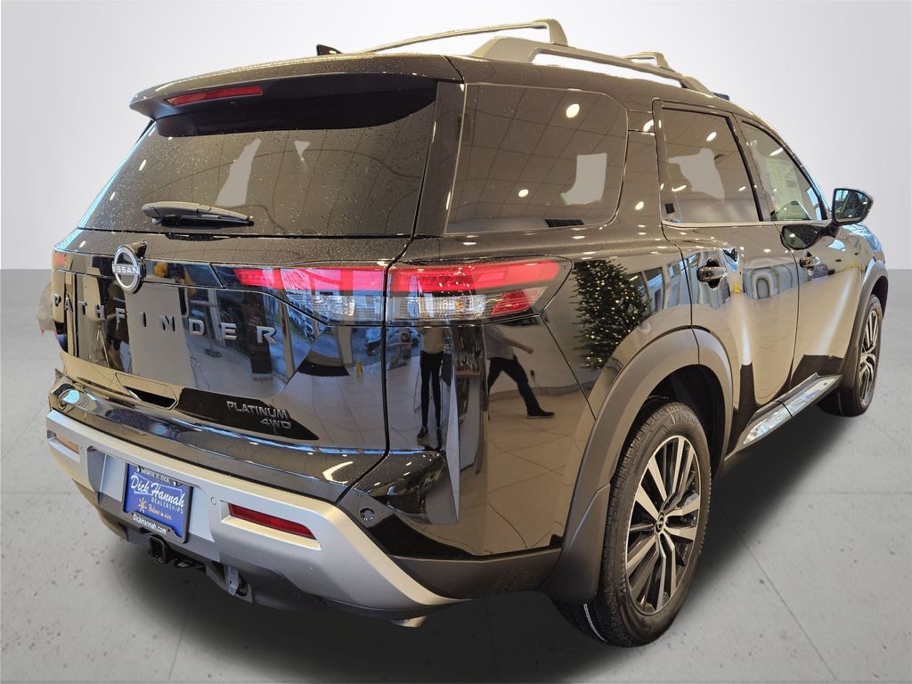 2025 Nissan Pathfinder Platinum