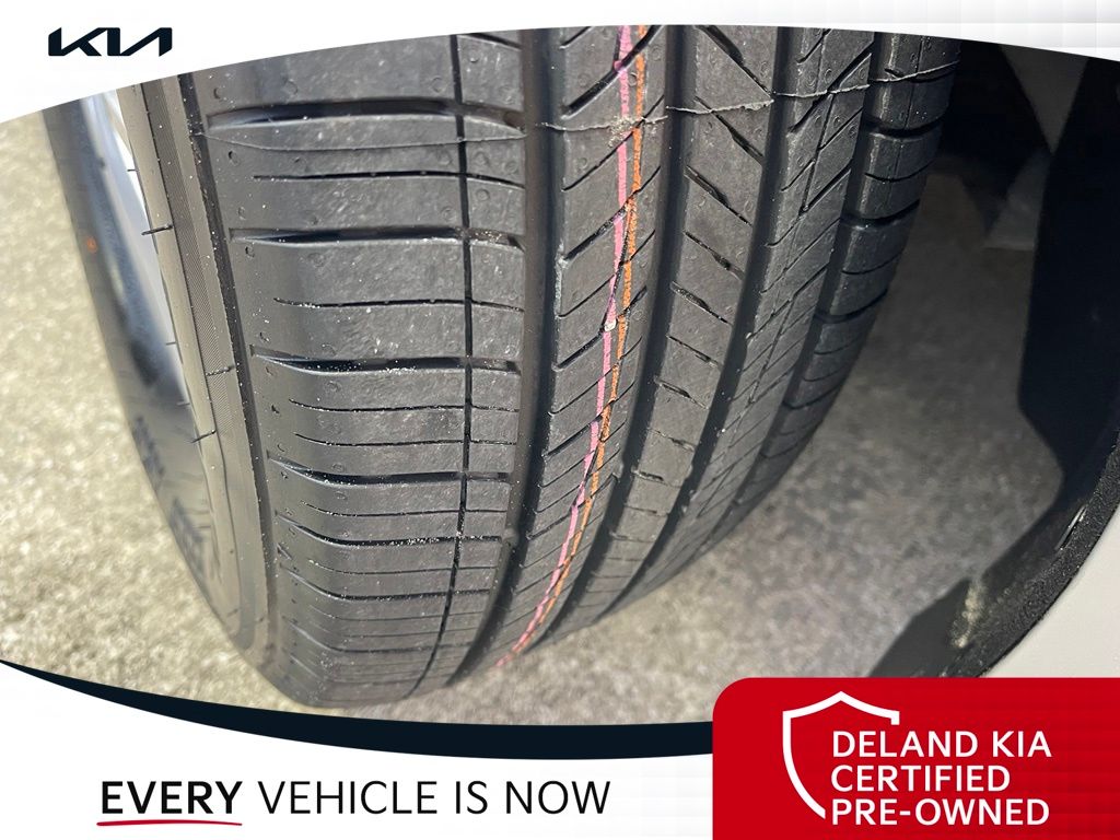 Used 2023 Kia Carnival Van