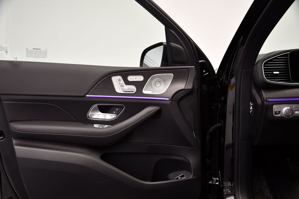 Thumbnail: 2025 Mercedes-Benz GLS - 32